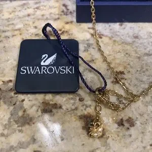 SWAROVSKI ピアス Parallele Desert Glow Swarovski Parallele Desert Glow Mini Pendant 928365 : Amazon.com